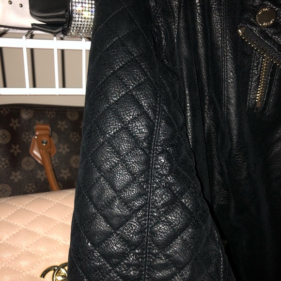 !NEVER WORN! GUESS (S) shiny suede jacket - Picture 3 of 5